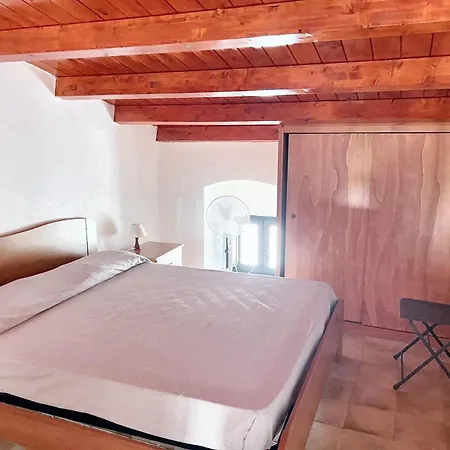 Tatil Evi Comfortable House In With Air Conditioning On 30 M² Noto